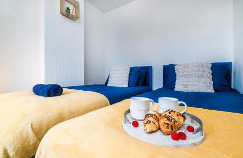 2 Bedroom House, 5 Single Beds, Fast WiFi - Photo 37