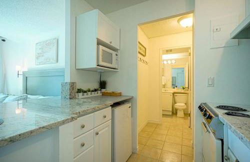 Luxury Downtown Studio King Bed City View - Foto 24