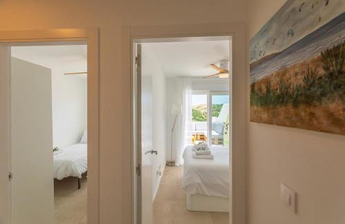 Apartamento con terraza, piscina y parking - Foto 2