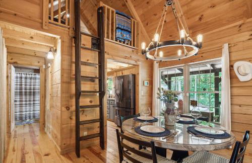 Pet-Friendly Lake Lure Cabin with Outdoor Oasis! - Foto 11