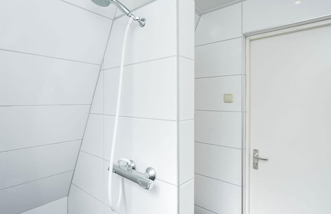 Detached Chalet in Tranquil Dutch Countryside - Photo 9