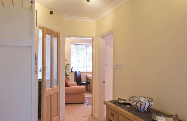 Poplar House Serviced Apartments - Photo 2