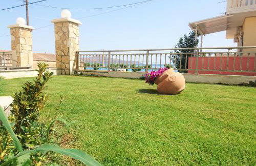 Crown Apartments - Photo 8