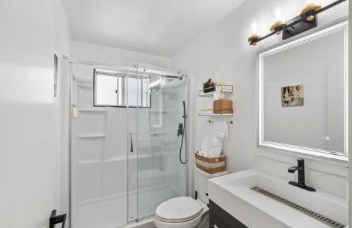 Super Spacious Family Vacation House! - Photo 10