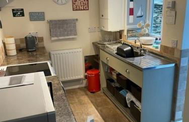 Bryn Goleu, Mersey Street, Borth-y-Gest - Photo 11