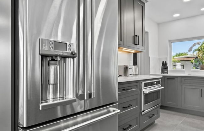 Stunning Poolside Luxury Retreat - Foto 17