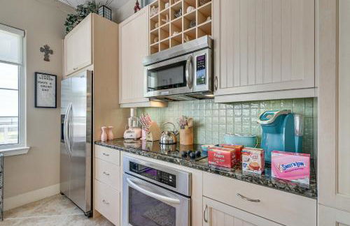 Steps to Sea and Sand! Gulf-View Galveston Getaway - Foto 9