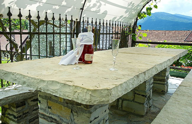 Cottage in Italy With Alpine Fireplace - Foto 31