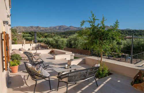 Pavlina Villa , a hidden gem with heated pool and ping pong! - Photo 51