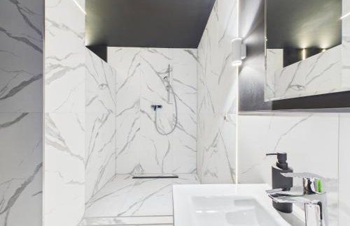 Jacuzzi LoveAparts Marki Romantic Getaway - Photo 29