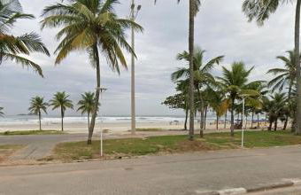 Encantador a 2 quadras da Enseada, com varanda e garagem - Foto 13