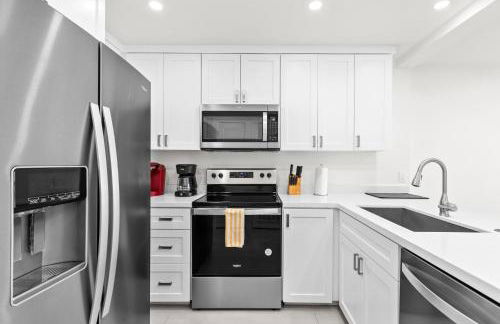 New Stunning Ocean-View Beachfront Resort, Heated Pool! - Foto 23