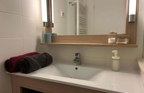 Domaine Valescure vue Piscine ou Pinede - Wifi - Foto 25