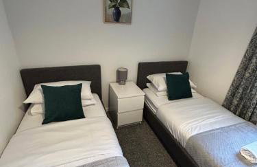 Central 3 bedroom Apartment & Free Parking- Ideal 4 long stays - Foto 18