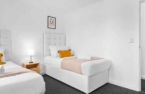 Modern Two Bed House - Garden - Parking - Smart TV - 2GMS - Foto 15