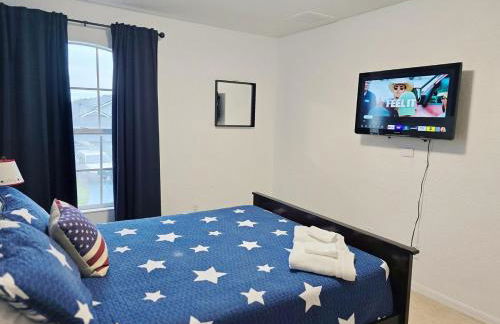 Orlando Disney 5BR Vacation Home, 2 Suites, Private Pool & Spa - Foto 40