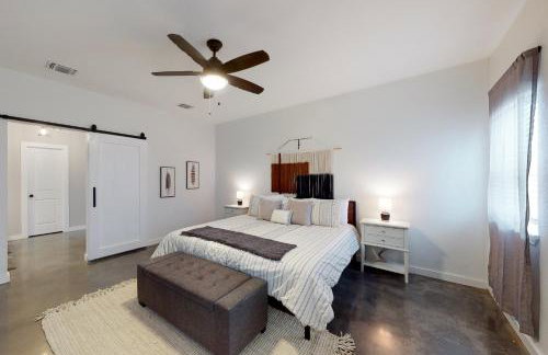 Secluded home with firepit, gas grill, central AC, game room, W/D - Foto 14