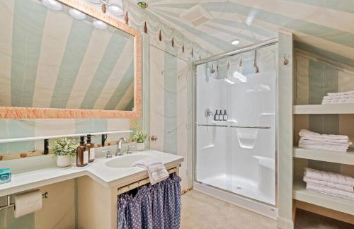 RiverNest - 1700 feet of Private Frontage on the Pemi River - 25 Acres, Sleeps 16, Close to Golf, Skiing, Hiking - Foto 61