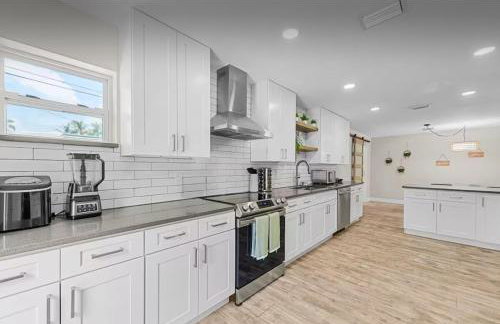 Heated Pool Gameroom Lux House near Beach - Foto 27