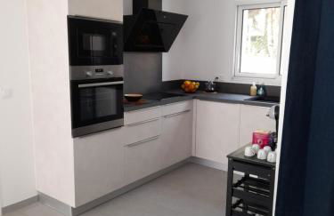 Gîte les iris Fleurs des Pyrénées - Climatisation - Borne VAE - Foto 5