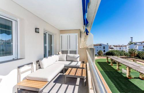 by RIVA - Gorgeous 2 Bedroom Apartment in Centre of Puerto Banus - Foto 14