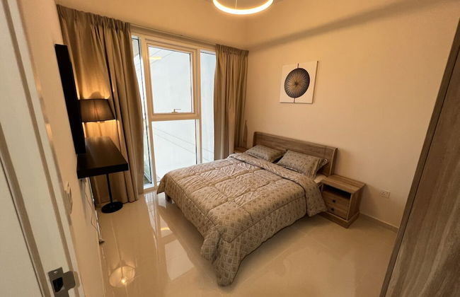 Master piece - Lush Green Oasis With Balcony With Stunning Views - Photo 2