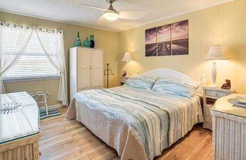 Waterfront Gem with Balcony in Garden City - Foto 9