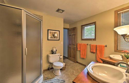 Spacious Lakehouse with Deck, Kayaks, and Dock! - Foto 24