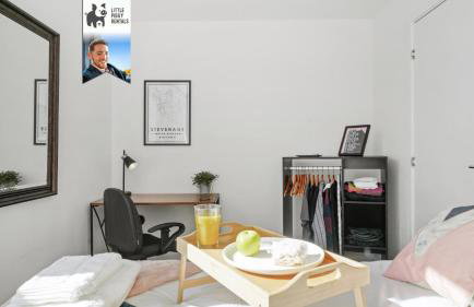 Luxury Balcony Penthouse with 4K TV and Soundbar - Foto 22