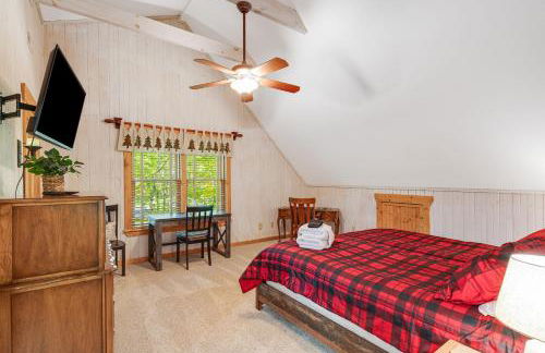 Lake Lure Oasis in the Woods w/ Hot Tub & More! - Foto 14