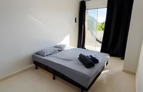 Casa Amarela Itaúna 4min da Praia que ocorre o WSL, 1min da pista de skate do LS, pracinha com parque infantil, quadra de futebol, tudo isso a 1 min da duplex, perto do comércio, wi-fi super rápido, estacionamento gratuito, monitoramento 24hrs - Foto 8