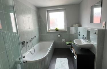 3-Raum Ferienwohnung zentral gelegen, möbliert - Foto 9