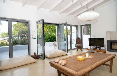 Beach Villa Next To The Waves! - Photo 5