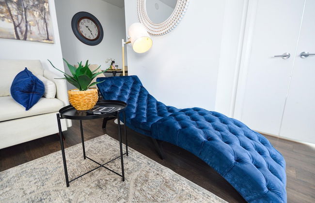 Yorkville Modern 1 Bedroom Suite Toronto - Photo 16