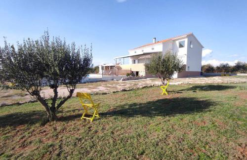 Kuća za odmor M&J s grijanim bazenom - Photo 35