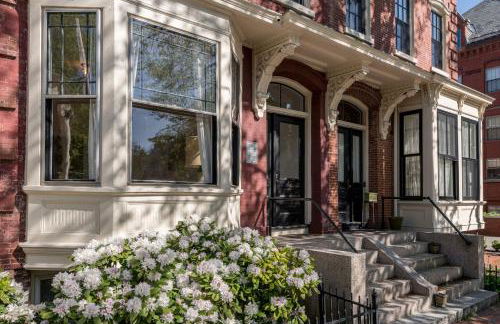 Local Landmark - Gorgeous Historic Home - Foto 15