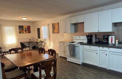 Cozy 3 4 BR Home Ideal for Family - Foto 18