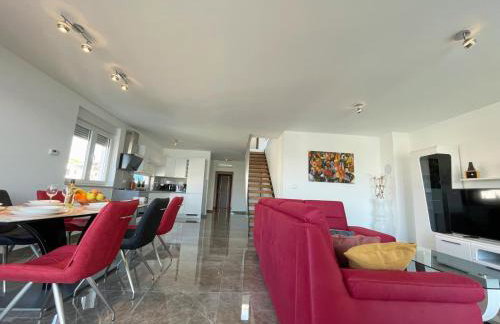 SeaScape Deluxe Residence - Photo 11