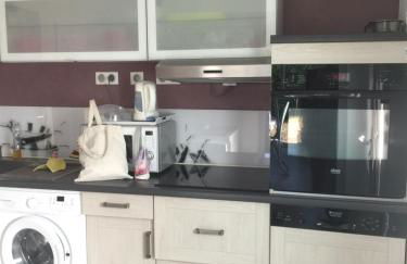 A pied, 300m de la plage et 500m du village - Photo 25