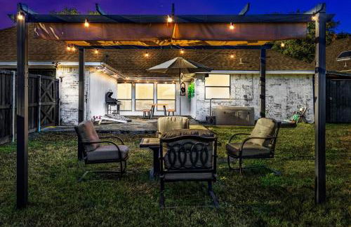 Jacuzzi Lakefront Home w/ Game room+play structure - Foto 48