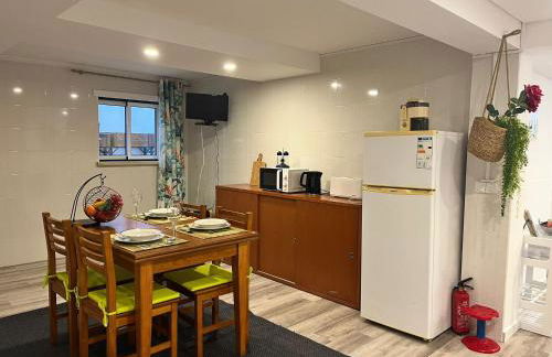 Casinha Rés do Chão na Nazaré com Quintal e Barbecue - Photo 8