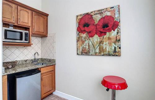 Two King En-Suites …Inside the Prestigious Reunion Resort - Foto 30