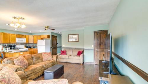 Riverfront Cabin Near Dtwn Pella with Game Room! - Foto 5