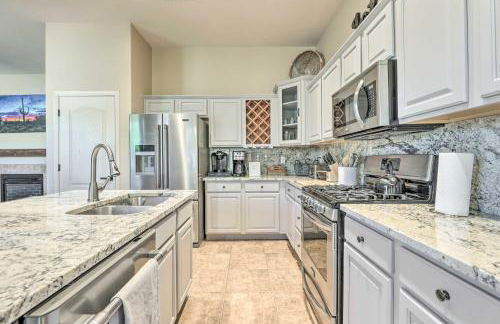 Near Golf and Spring Training Goodyear Home with Pool - Foto 12