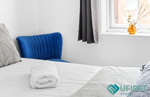 Bright 4 BR Home - Forest Fields - City Centre - Free Parking - WiFi - Close to Forest Rec - Sleeps 8 - Foto 12