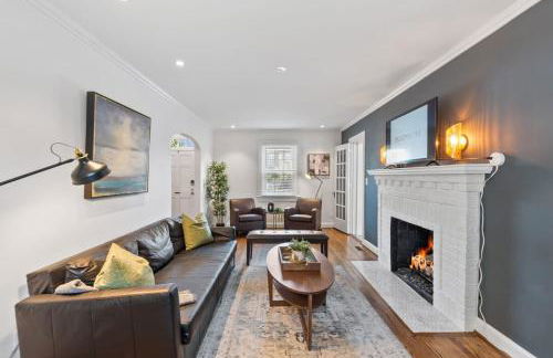 Massive 5BR Historic CozySuites House - Foto 8