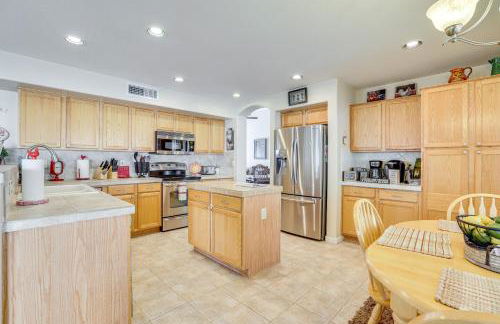 1 Mi to Surprise Stadium! Home with Patio and Hot Tub - Foto 10