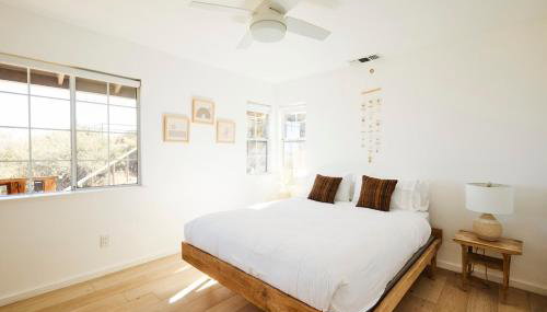 Desert Oasis Hot Tub, Sauna, Pool, Walk to Pappys - Foto 4