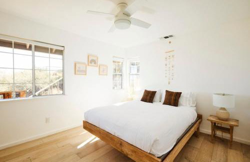 Desert Oasis Hot Tub, Sauna, Pool, Walk to Pappys - Foto 4