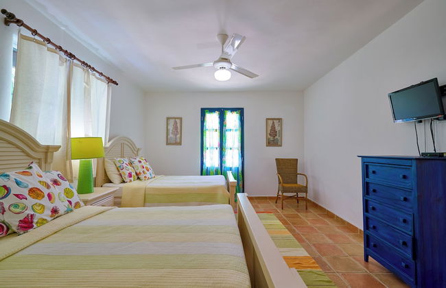 Beach Villa in El Portillo Sleeps 12 - Foto 4